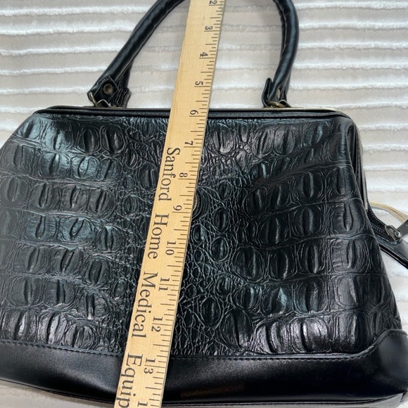 CHENSON Black Croc Pattern Faux Leather Doctor‎ Satchel Purse Bag Brass Trim - Picture 14 of 16
